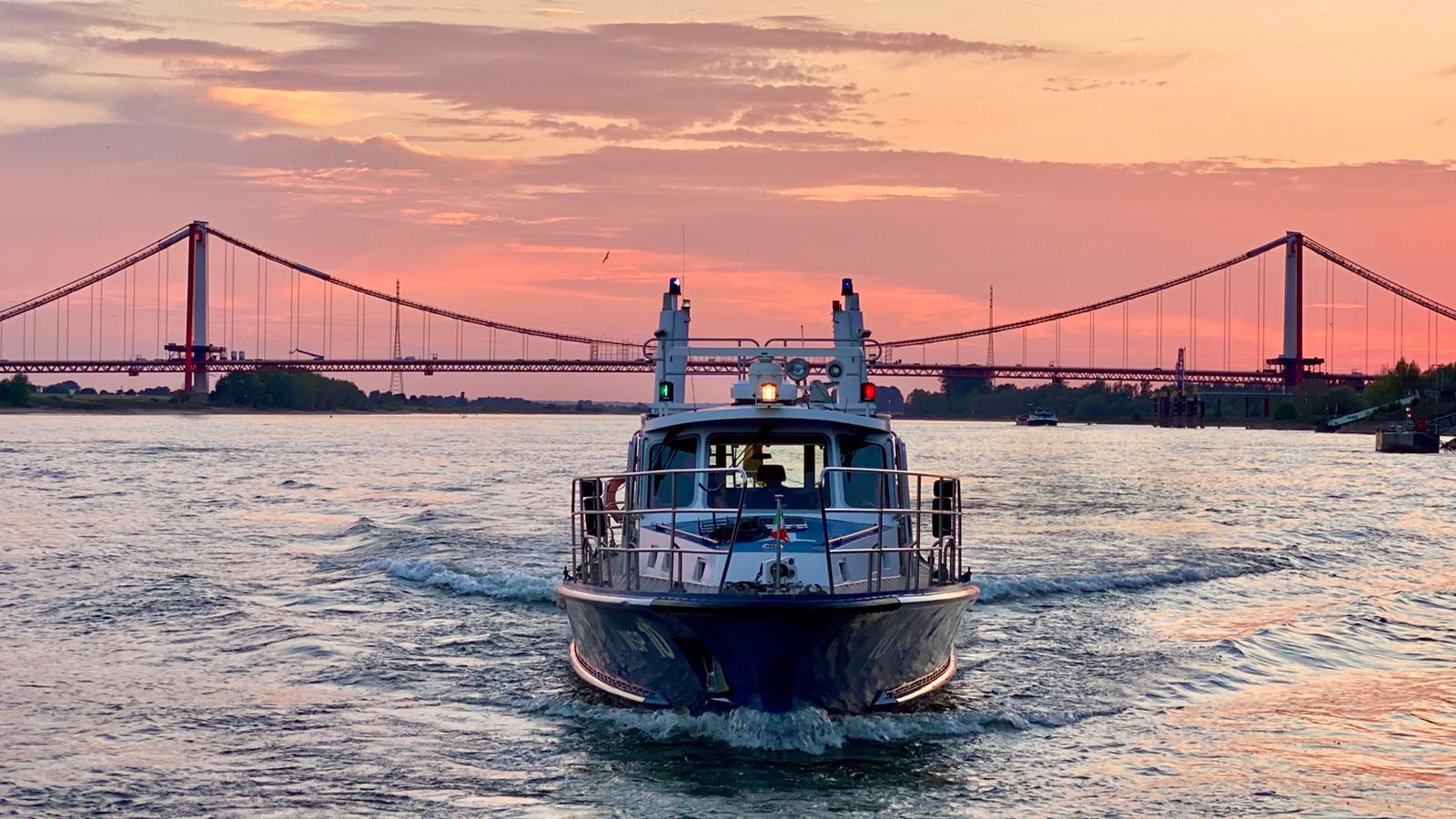 WSP Boot auf dem Rhein bei Emmerich