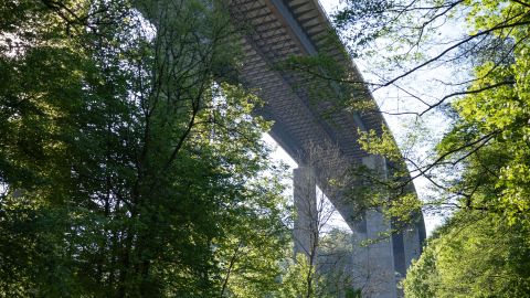 Die Sprengung der gesperrten Brücke ist noch für dieses Jahr geplant.