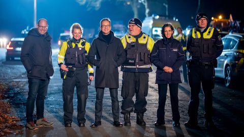 Gemeinsam mit Polizeipräsident Falk Schnabel besuchte auch Polizei-Abteilungsleiter Gerrit Weber aus dem Innenministerium verschiedene Stationen der Operation „Alkohol und Drogen“.