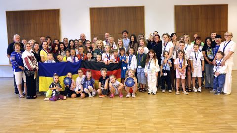 Gruppenfoto der Ferienfreizeit aus der Ukraine im LAFP NRW
